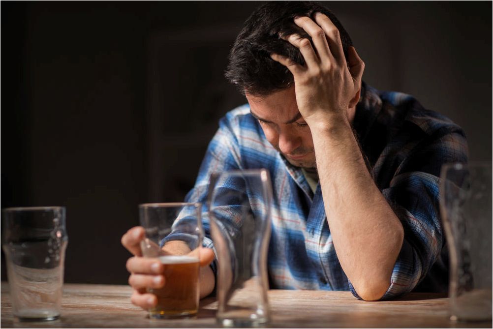 Как бросить пить? Симптомы и лечение алкоголизма