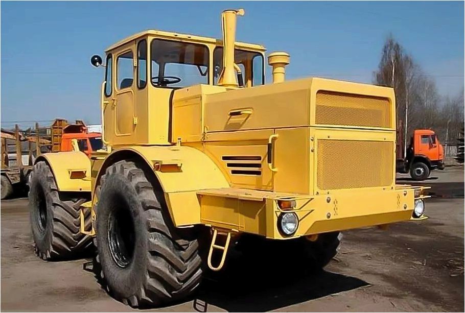 Несокрушимая советская мощь: трактор «Кировец»
